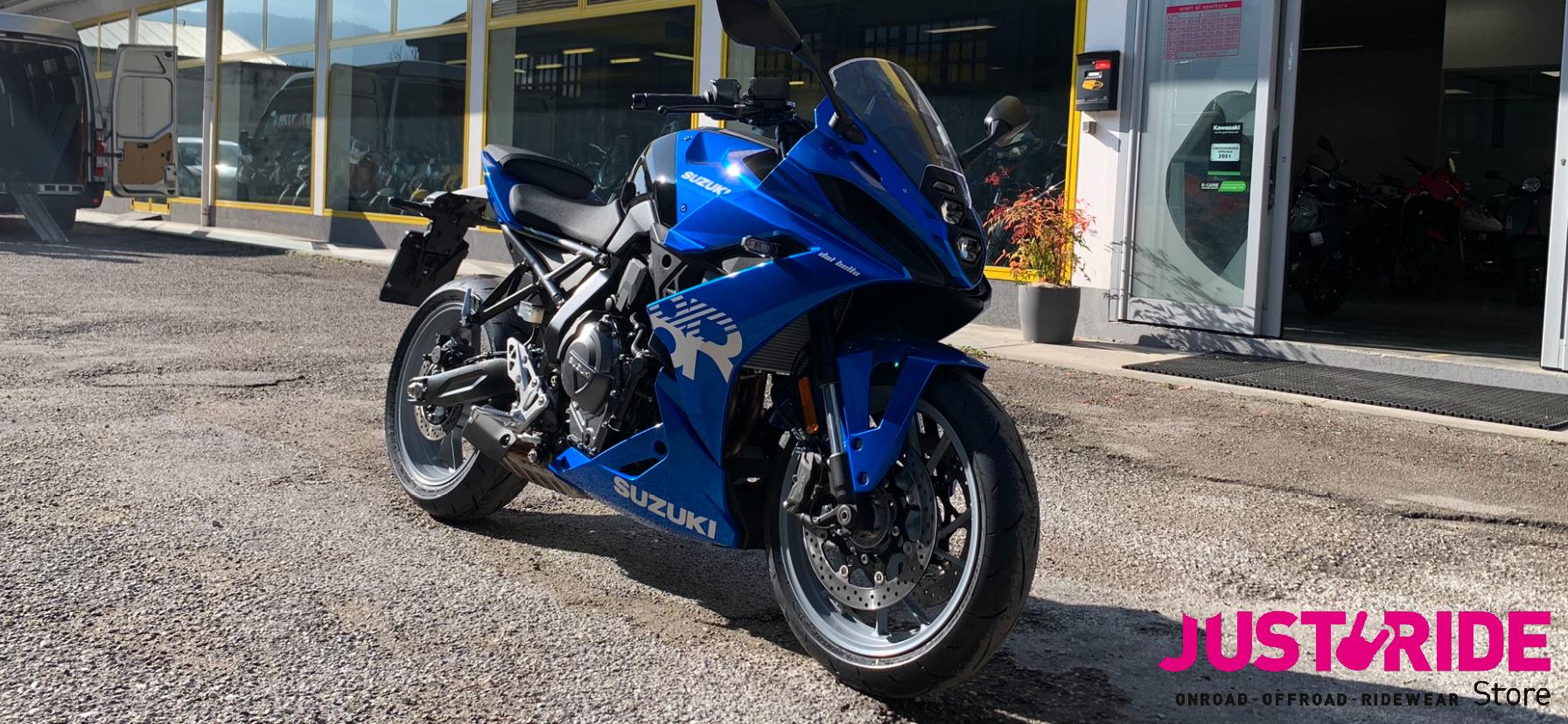 Suzuki GSX-8S (2023)