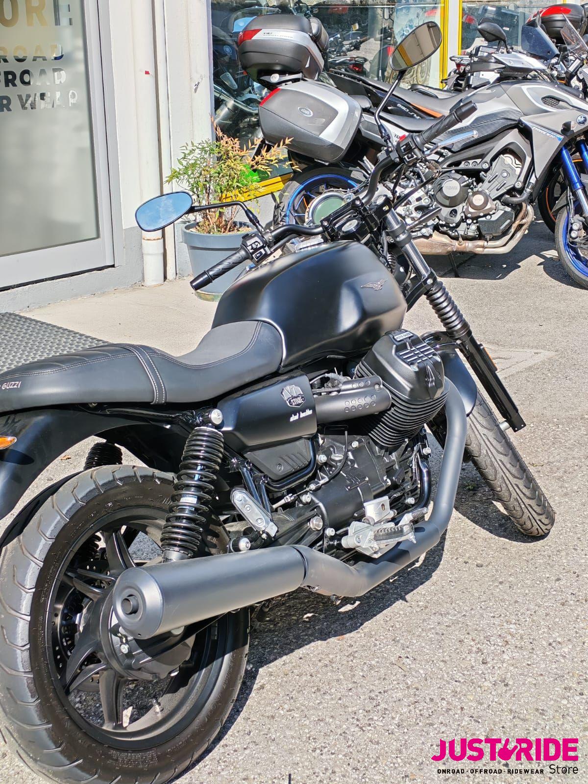 Moto Guzzi V7 Stone (2021 – 24)