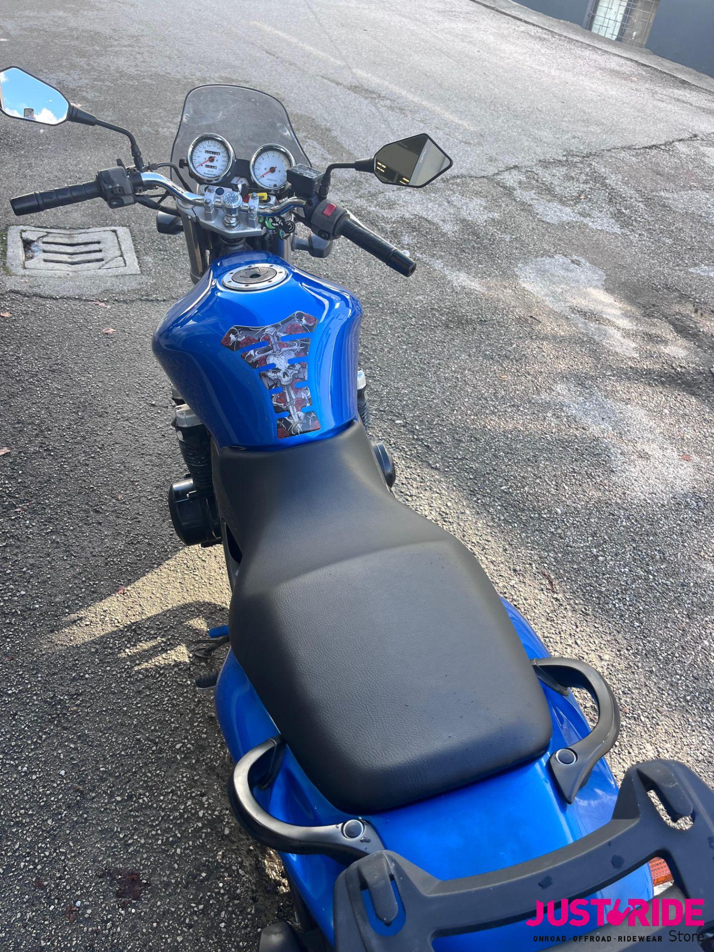 Kawasaki ZR-7 (2001 – 04)