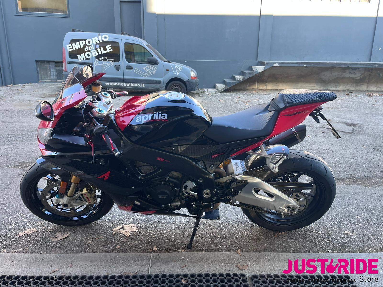 Aprilia RSV4 Factory