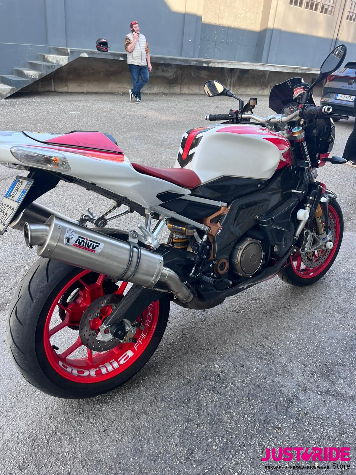 Aprilia Tuono 1000 R Factory